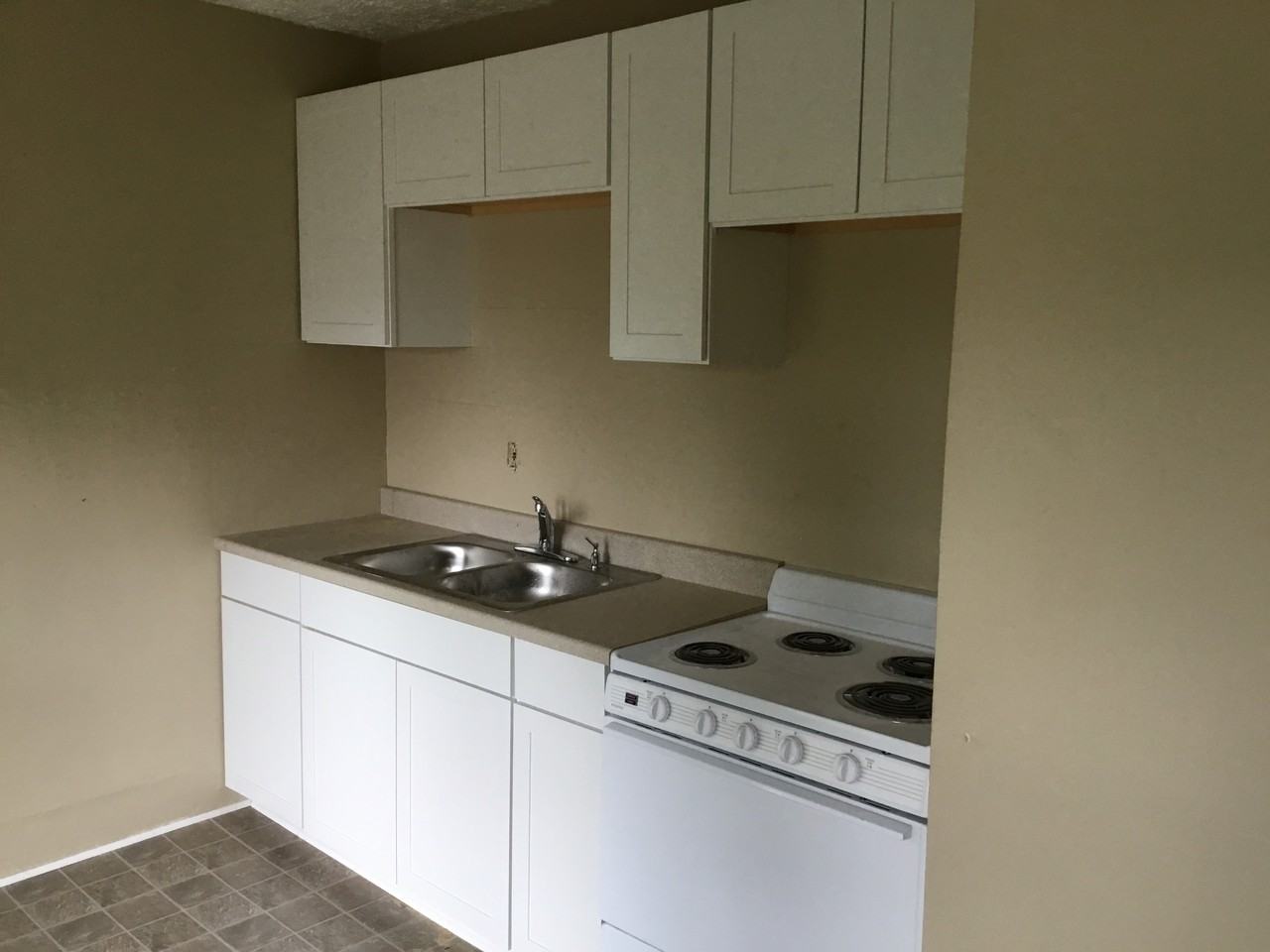 110 North Clay Street - Photo 2 of 6