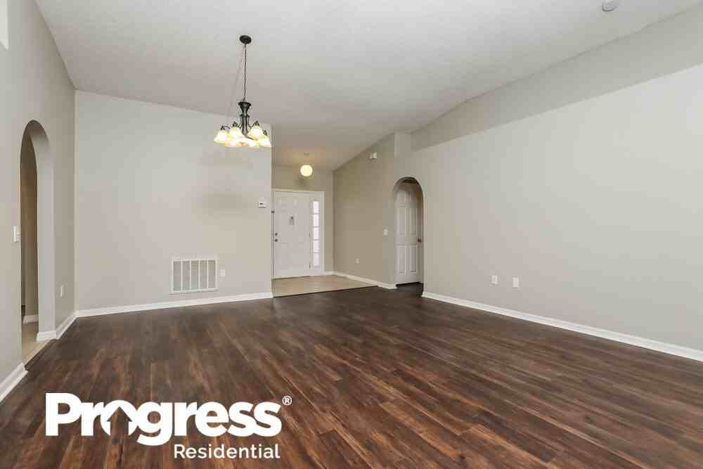 1032 Fox Trail Ave - Photo 3 of 16