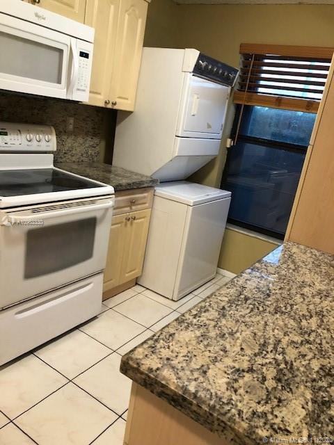 Pines Pines Boulevard - Photo 2 of 8