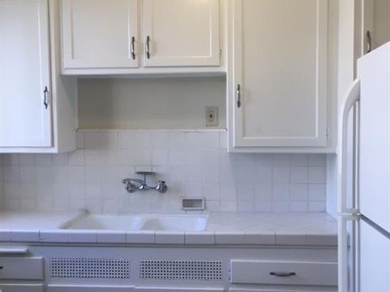 134 1/2 N Maple St #12 - Photo 3 of 10