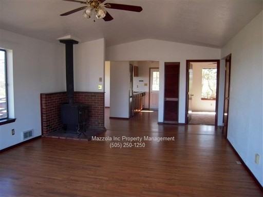 14 Lakeview Dr - Photo 3 of 10