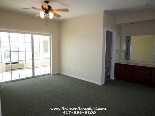 860 Emerald Point Dr - Photo 3 of 10