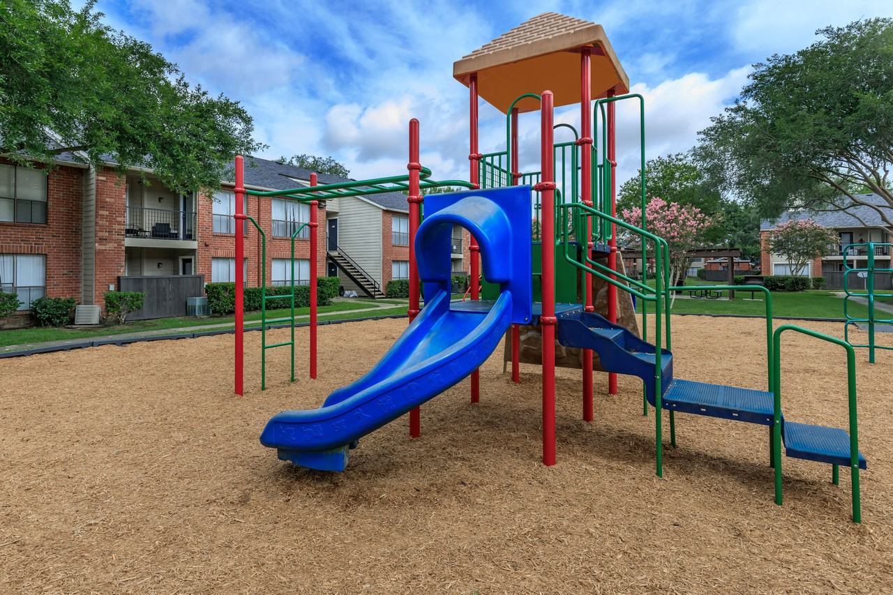 Harbor Walk - Photo 5 of 50