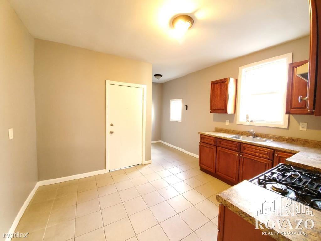 85 Littleton Ave - Photo 3 of 10