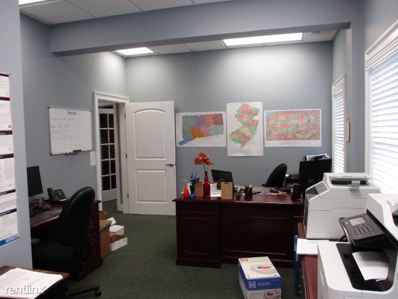 28 Whippany Rd - Photo 2 of 5