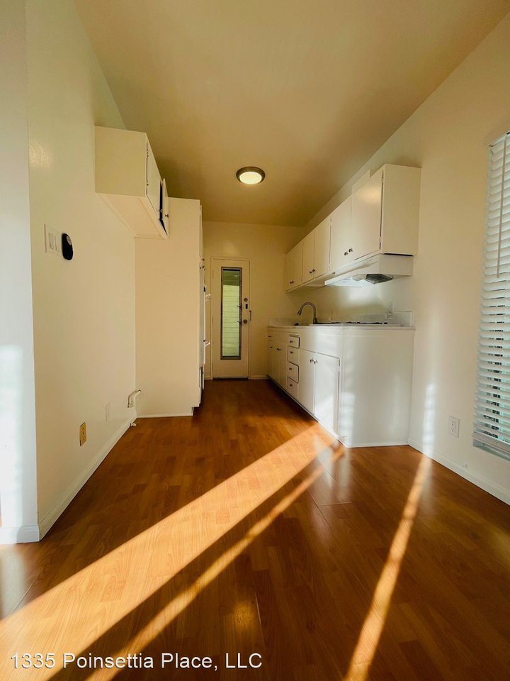 1335 N Poinsettia Pl - Photo 3 of 13