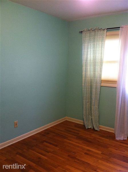 844 Westmoreland Ave - Photo 3 of 4
