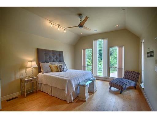 6916 Cypress Holw - Photo 2 of 15
