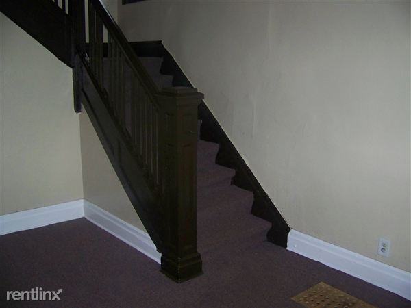 447 7th St - Photo 2 of 11