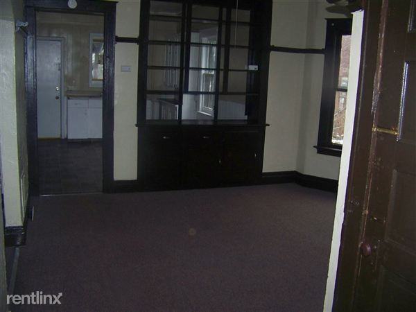 447 7th St - Photo 3 of 11