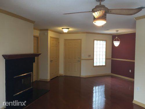 LakeCrest Condos - Photo 2 of 11