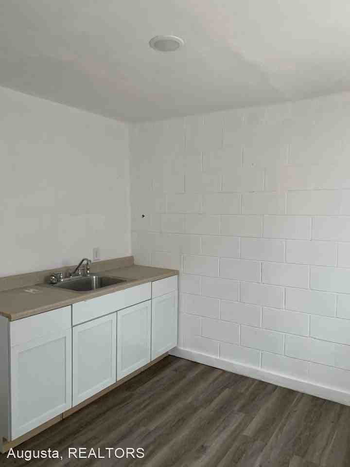 826/828 N Treadaway - Photo 3 of 8