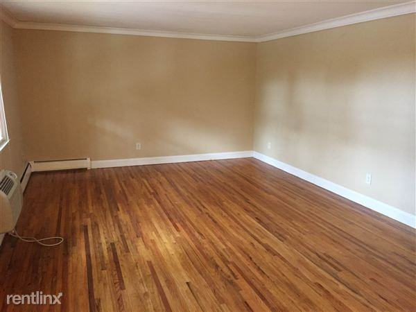 Vernon Gardens - Photo 2 of 7