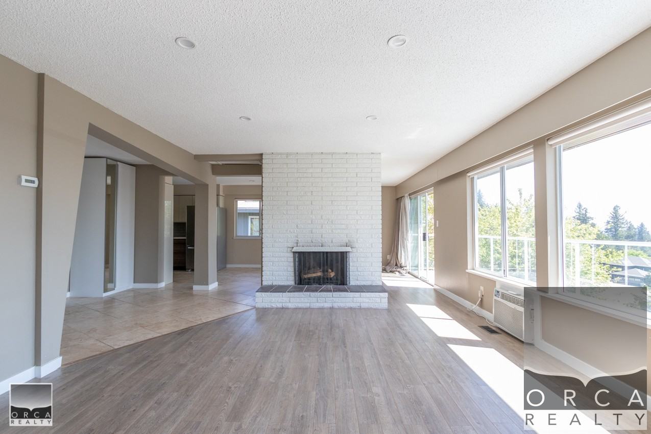 4417 Starlight Way - Photo 3 of 11