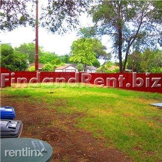 533 Oakley St - Photo 3 of 13