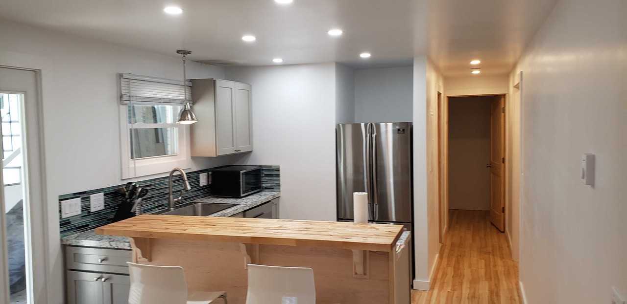 249 Pequot Ave - Photo 2 of 15