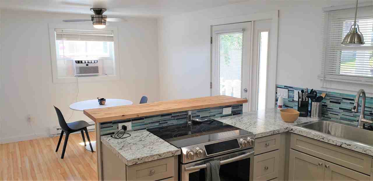 249 Pequot Ave - Photo 3 of 15