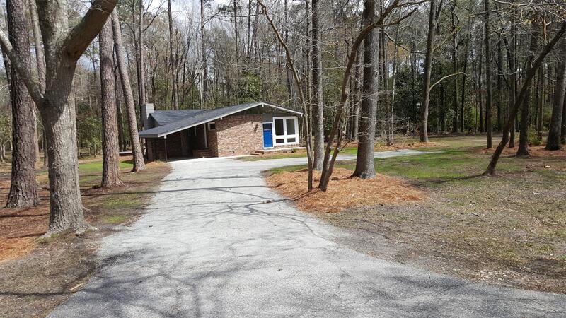 65 Magnolia Ln - Photo 2 of 9