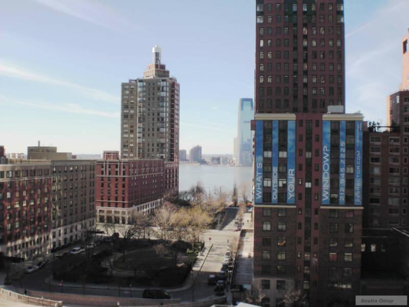 99 Battery Pl #2711 - Photo 2 of 4