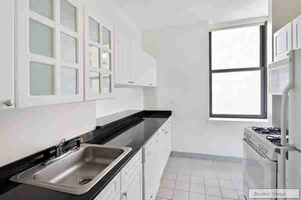 99 Battery Pl #2711 - Photo 3 of 4