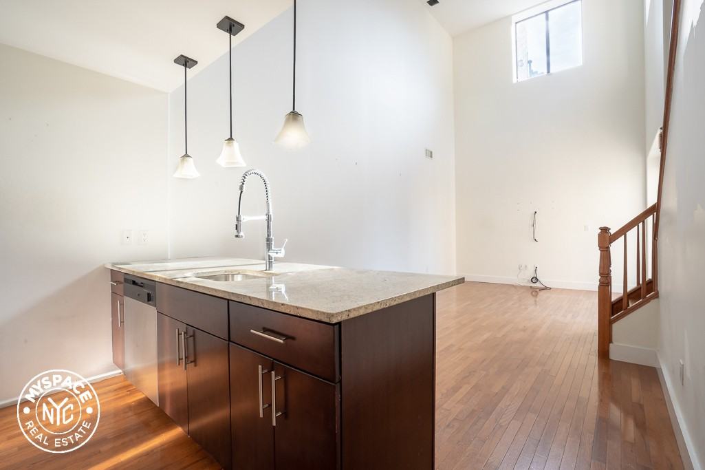 180 Scholes St #3J - Photo 3 of 9