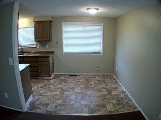 20 NW Towle Ave - Photo 2 of 16