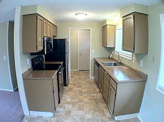 20 NW Towle Ave - Photo 3 of 16