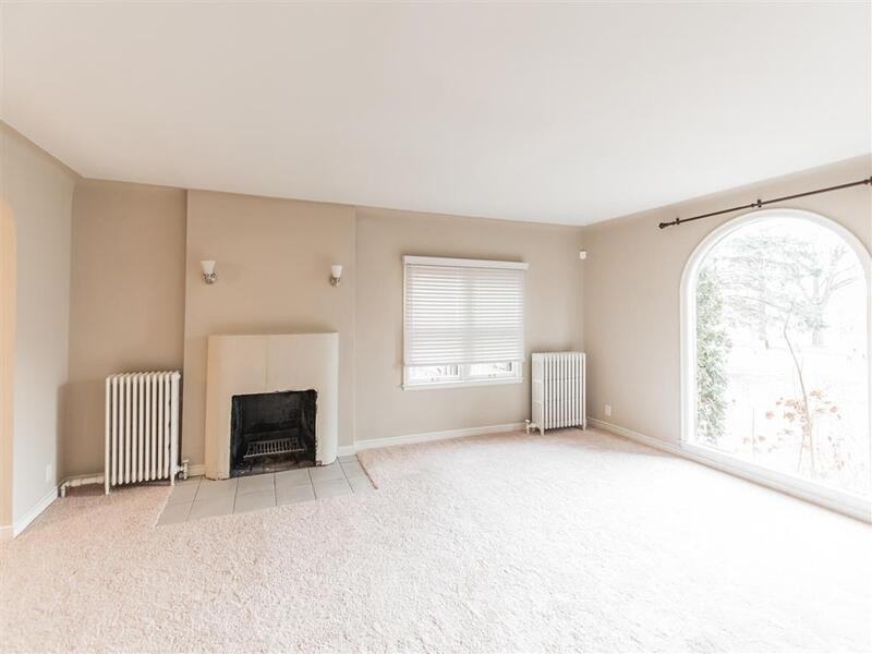 734 Summit Ave - Photo 2 of 15