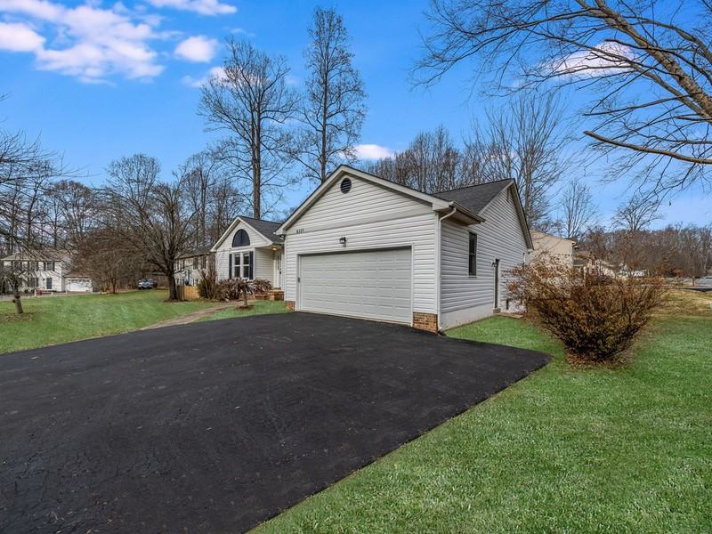 6501 Royal Oaks Dr - Photo 2 of 22