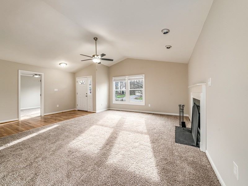 6501 Royal Oaks Dr - Photo 3 of 22