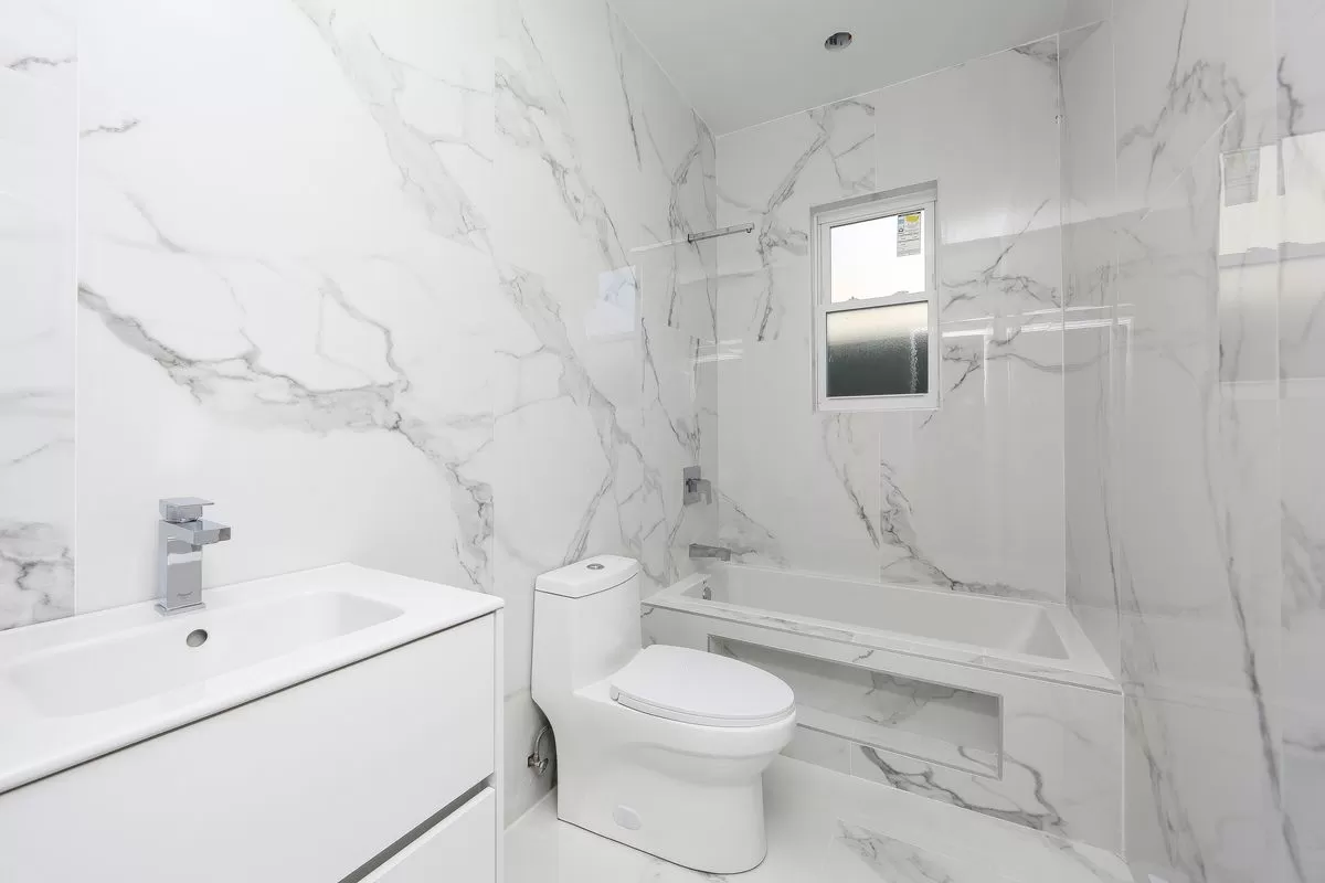 Atlantic Ave & Essex St #3br - Photo 2 of 4