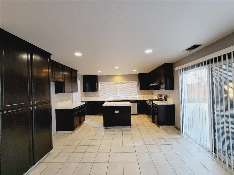 4504 Muledeer Ct - Photo 5 of 25