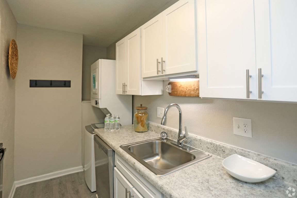 The Hamptons at Country Park - Photo 2 of 36