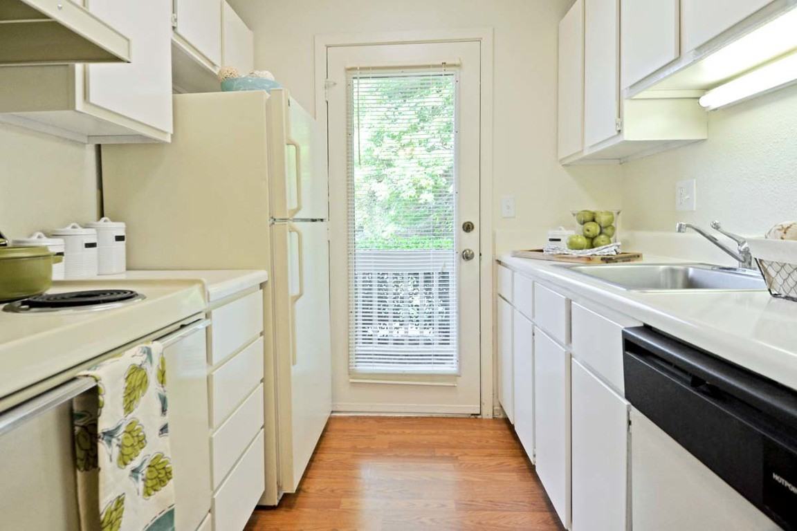 The Hamptons at Country Park 4515 Lawndale Drive, Greensboro, NC 27455 Apartment for Rent