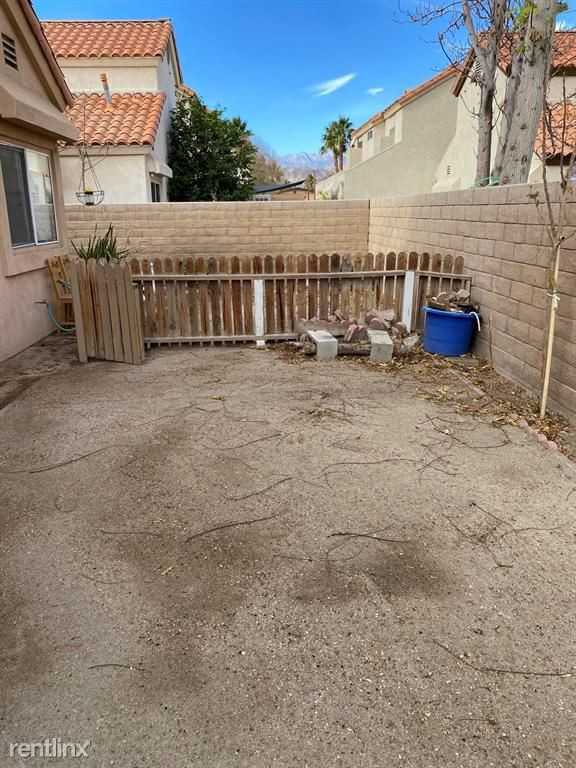 73950 Olive Ct - Photo 3 of 6