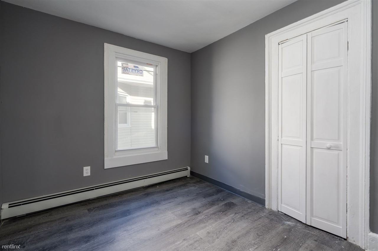 421 Logan St - Photo 3 of 6