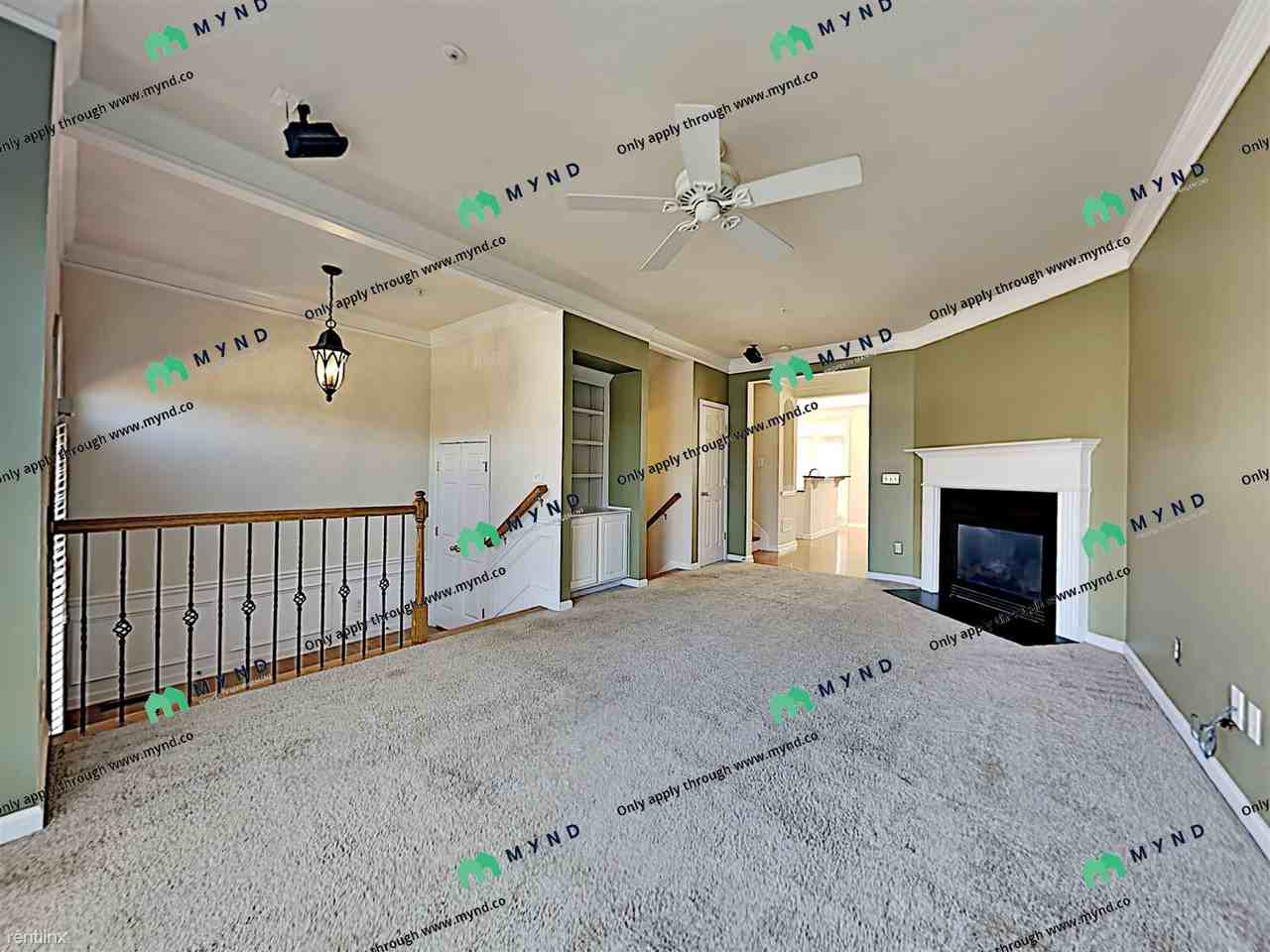 1748 Highlands Vw Se - Photo 3 of 18