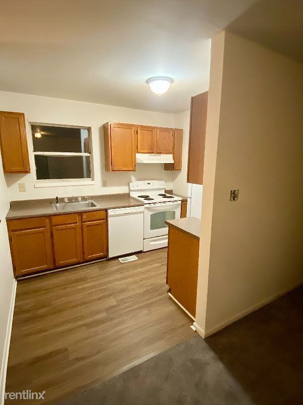 103 Maple Ave - Photo 3 of 16