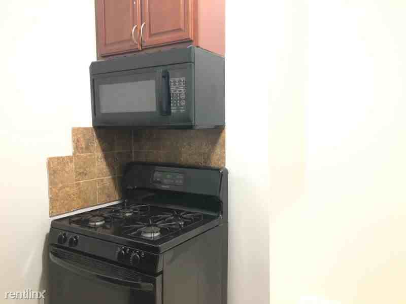 134 134 Corbin Ave 25 - Photo 2 of 7