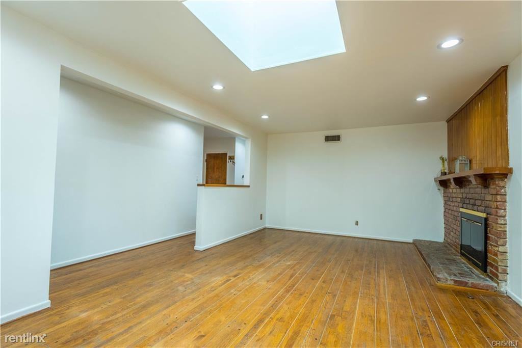 10144 Forbes Ave - Photo 3 of 8