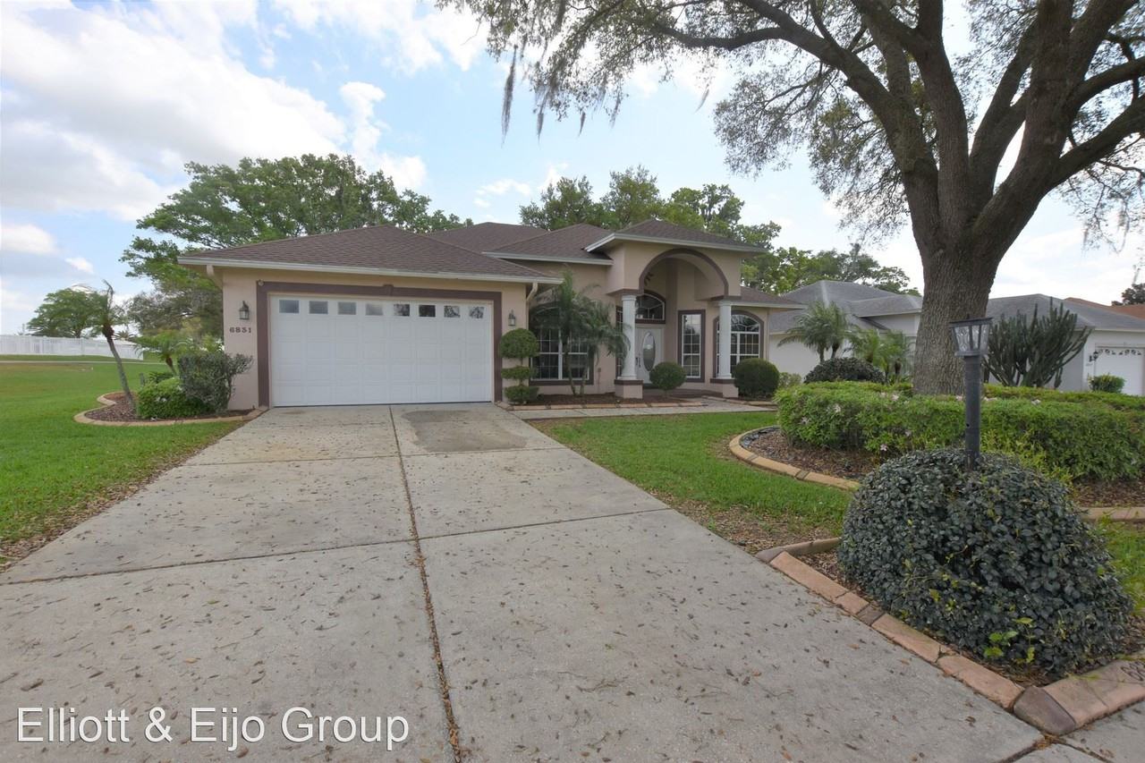 6831 Hermitage Dr - Photo 2 of 34