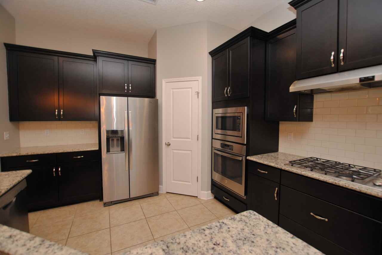 14090 Prater Ct - Photo 3 of 28