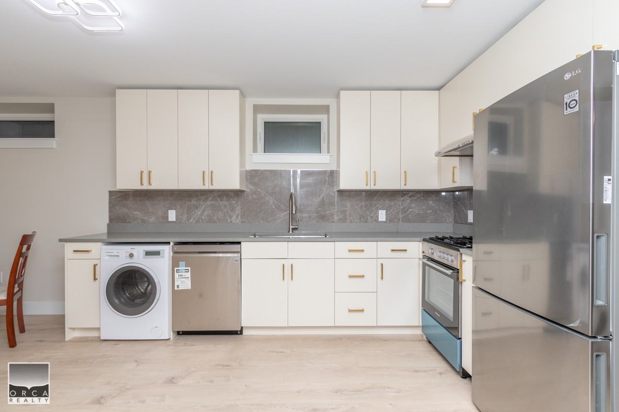 876 48th Ave W - Photo 2 of 18