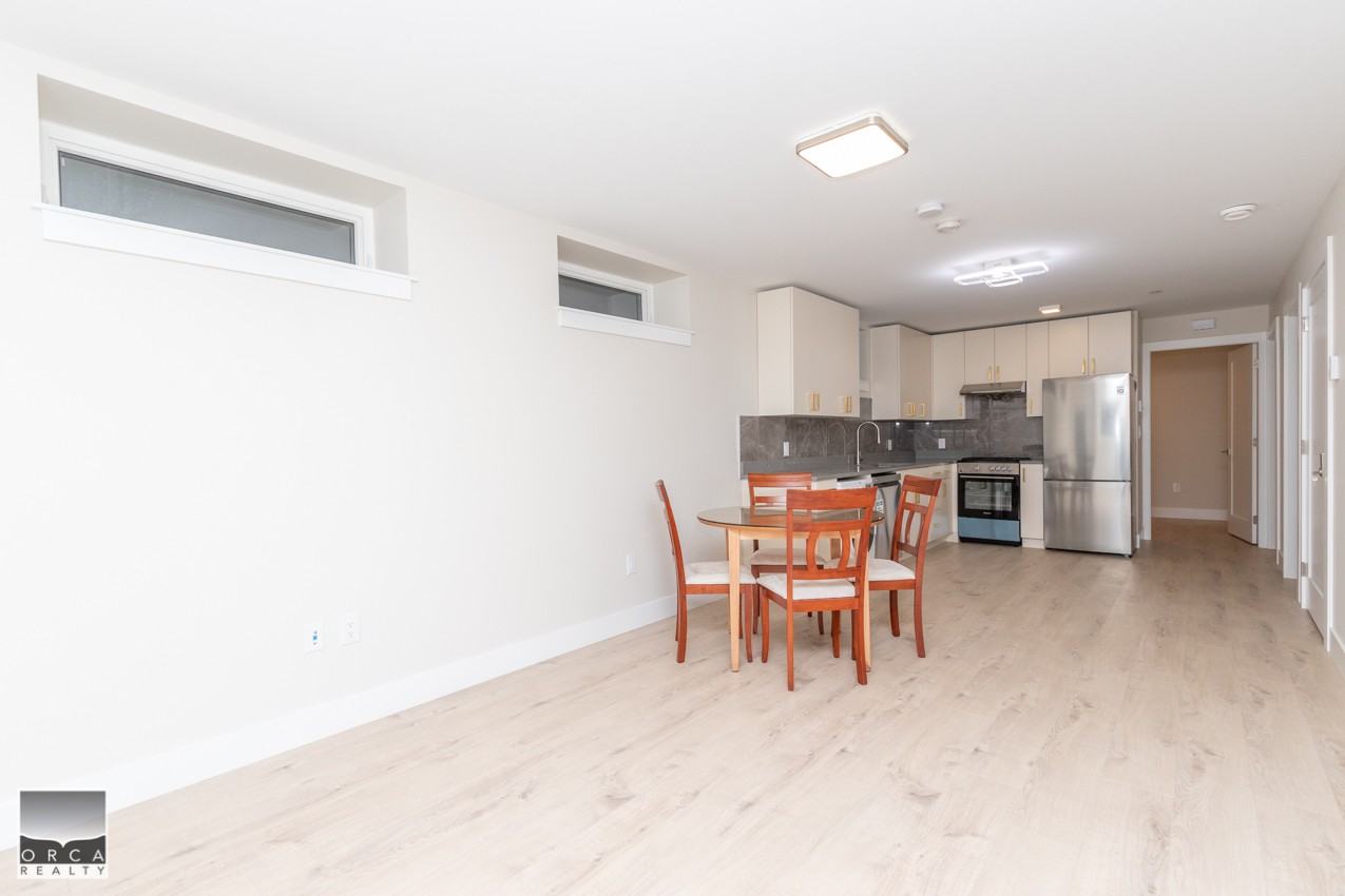 876 48th Ave W - Photo 3 of 18