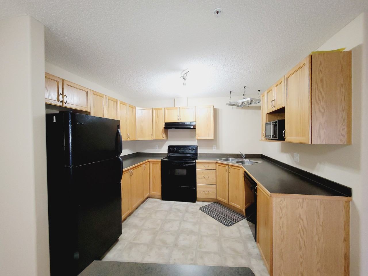 9525 162 Ave Nw - Photo 2 of 17