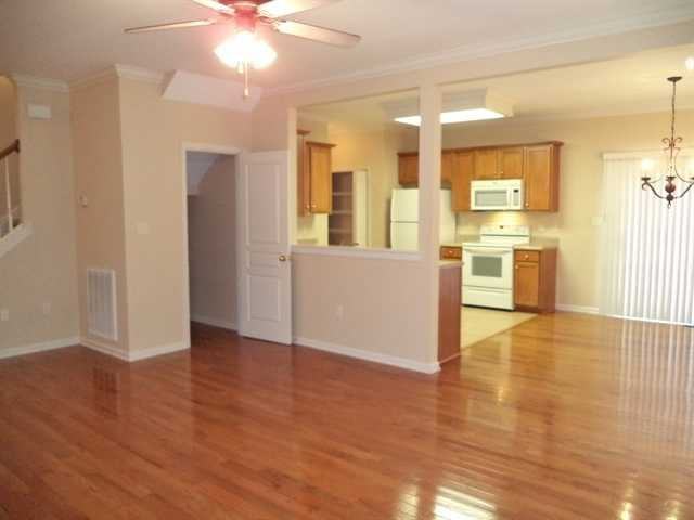 1523 Bailey Park Ln - Photo 2 of 15