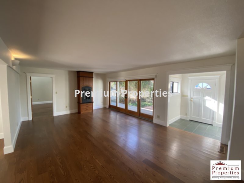 108 Crest Ave - Photo 3 of 27