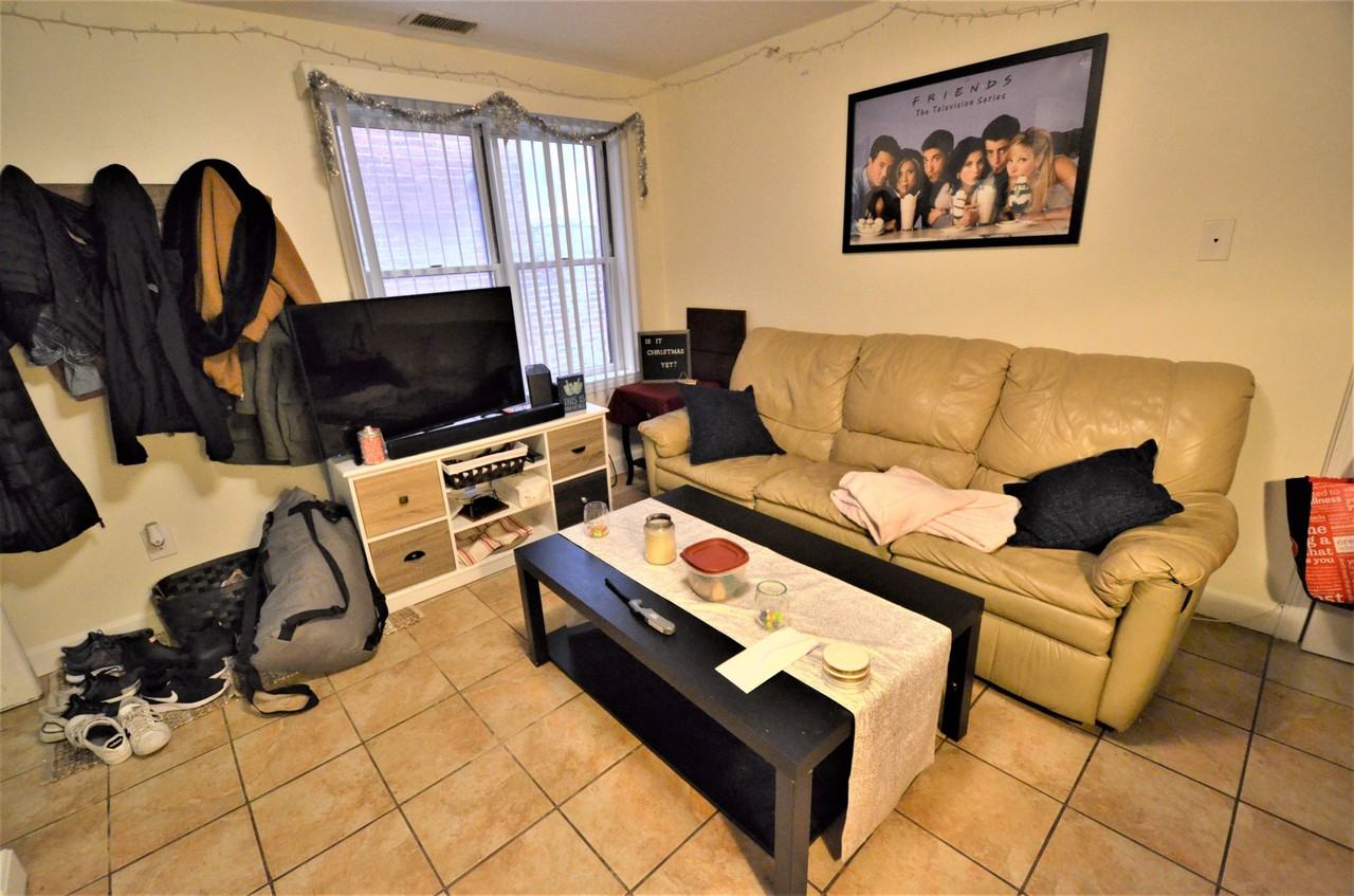 Hemenway St #2B