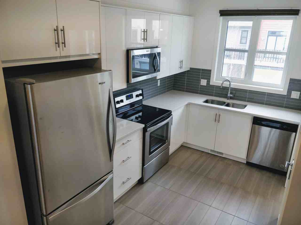 61 Walden Crescent Southeast - Photo 2 of 16