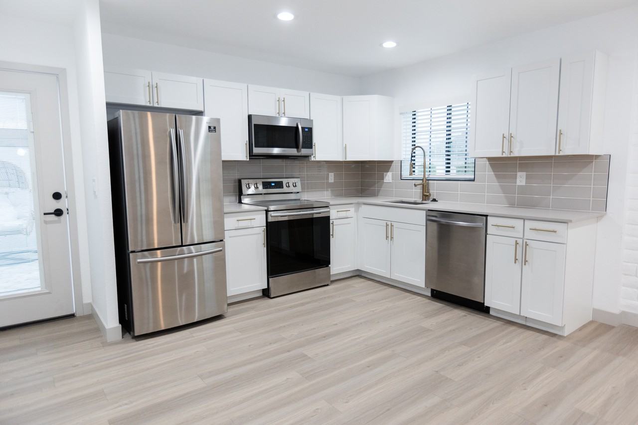 Avalon 1 - Photo 2 of 34